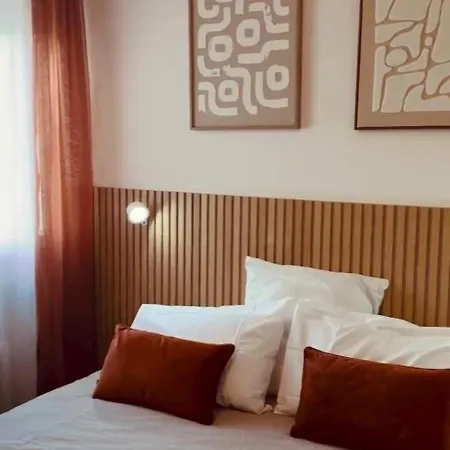 Le Terminal T2 - Parking -aéroport-airbus- Meett Blagnac